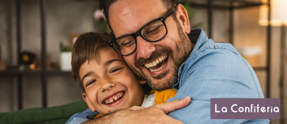 Padre abrazando a su hijo