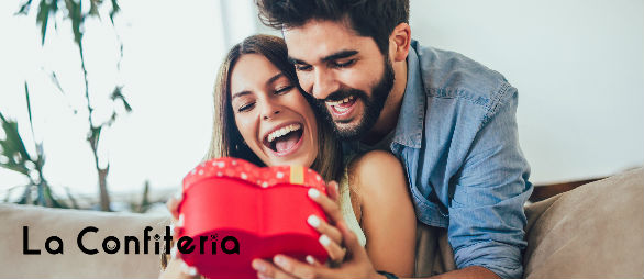 Cumple  Ideas de cumpleaños para novio, Cestas de regalo para hombres,  Regalos pequeños para novios