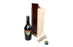 Caja de madera con botella de Baileys chocolates, mini rubo cubik, tarjeta de regalo